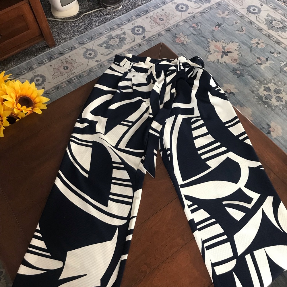 Chico's Black and White Abstract‎ Pants Size 0